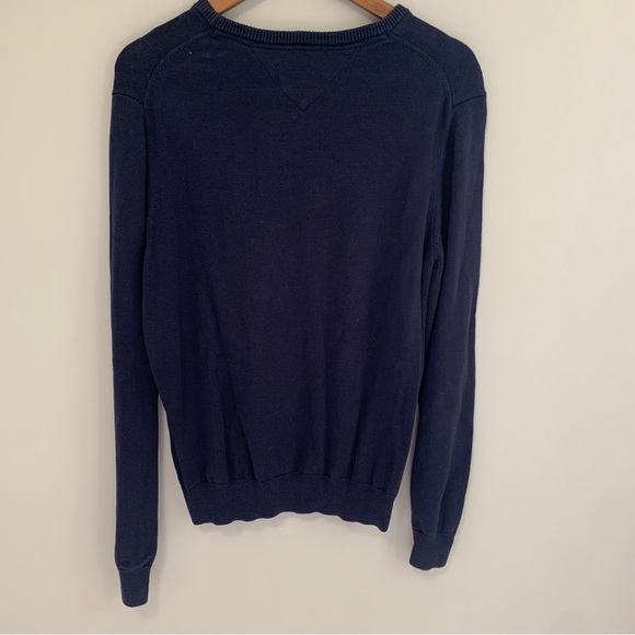 ✨2/$30✨ Tommy Hilfiger Pull-over Sweater - Picture 2 of 4